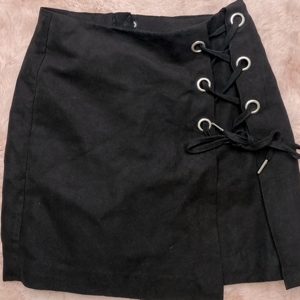 Black H&M mini skirt
